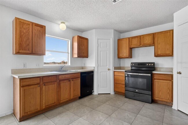 Foto del edificio - 1906 Lakeview Ln