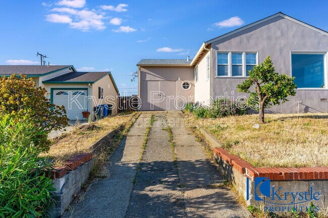 Building Photo - 218 Steffan St