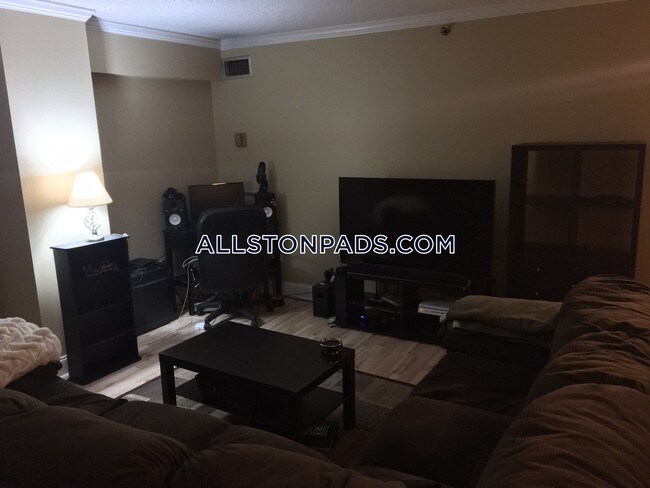 Foto del edificio - 15 N Beacon St