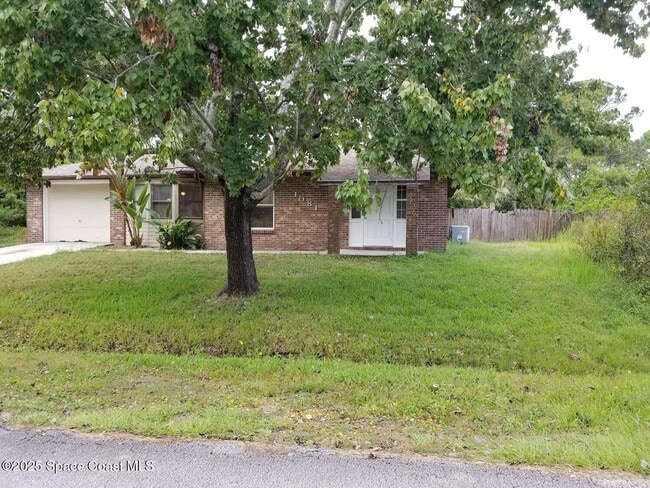 Building Photo - 1081 Ivanhoe St NW