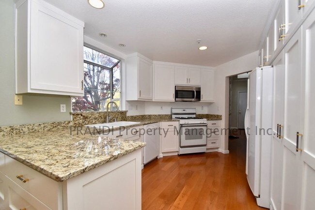 Building Photo - 50 Dowitcher Way