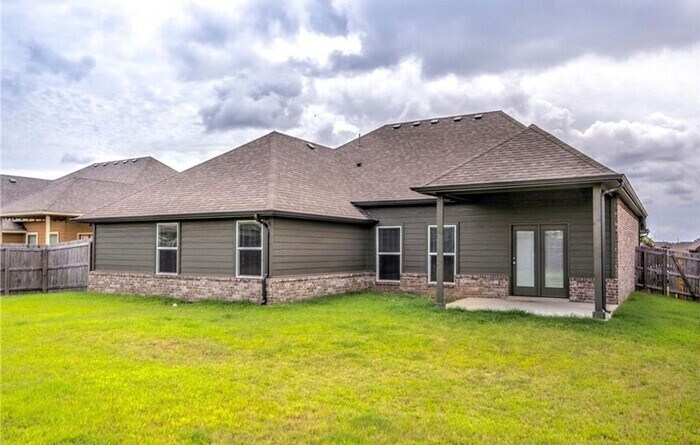 Building Photo - Beautiful 4 Bed Home!!
