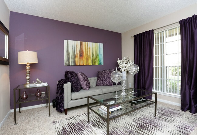 1BR,1BA-A3 - Verlaine on the Parkway
