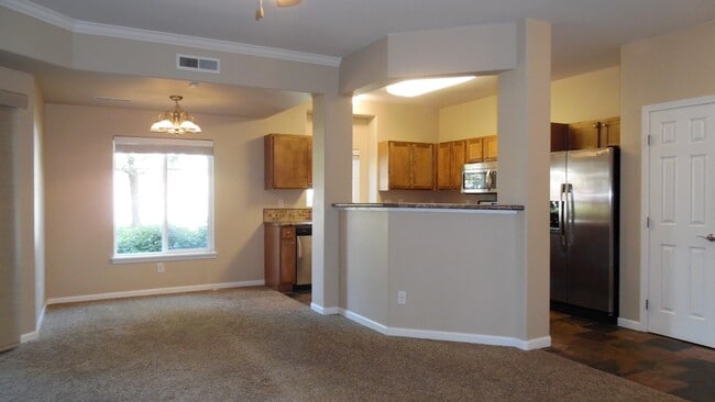 Building Photo - 7105 Ash Creek Heights
