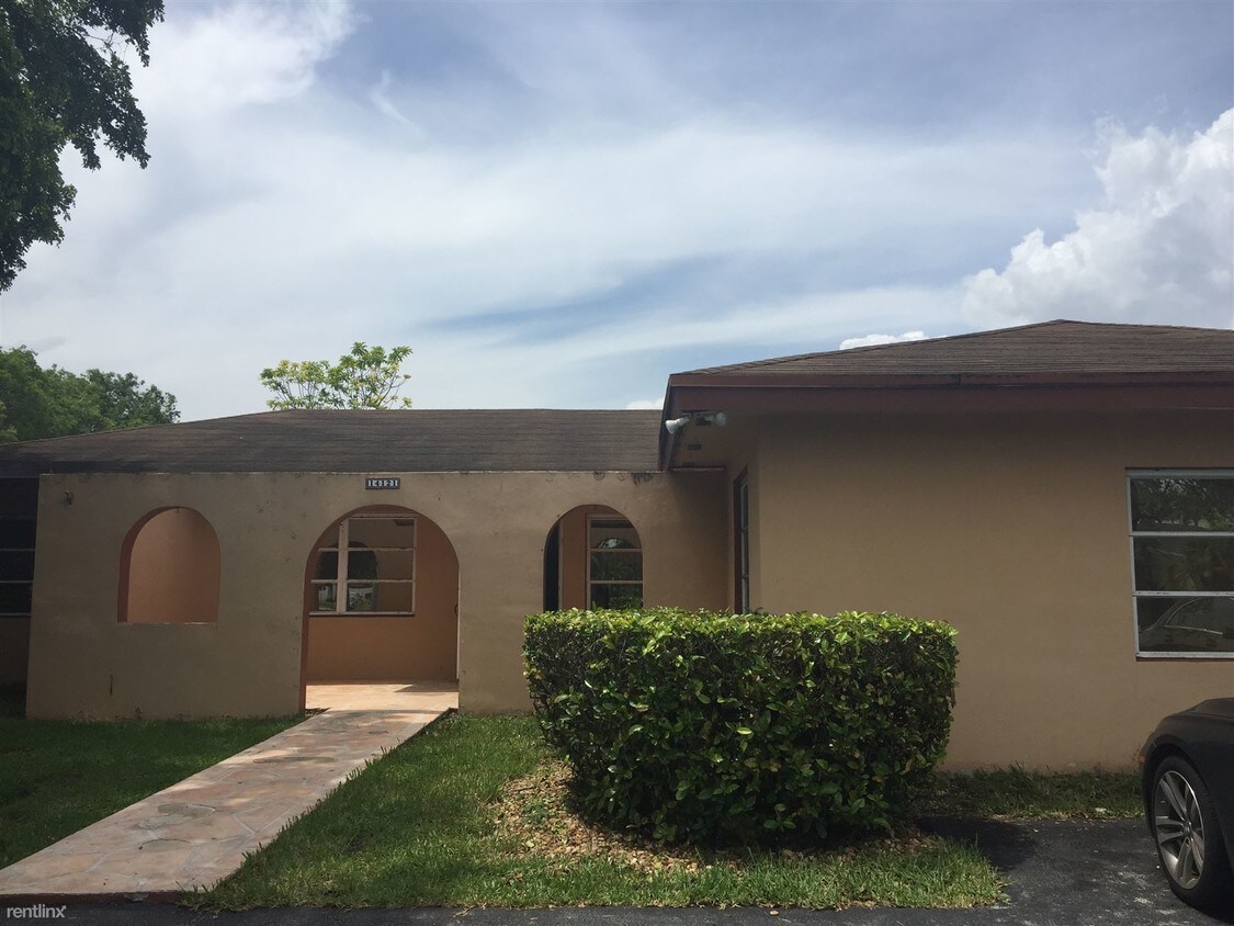 14121 SW 47th St, Miami, FL 33175 House Rental in Miami, FL
