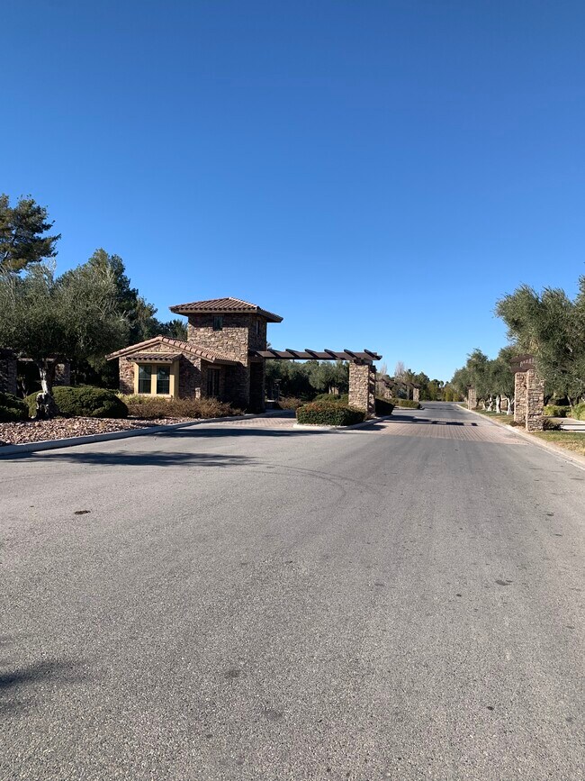 Building Photo - 5745 E La Campana Dr