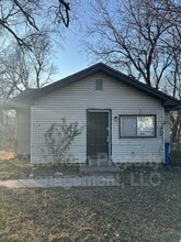 Building Photo - 1928 N Columbia Pl