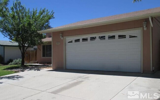 Building Photo - 1066 Palmwood Dr