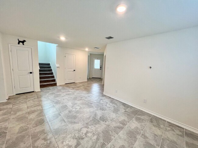 Foto del edificio - Beautiful 2-Story Home In New Braunfels Tx!