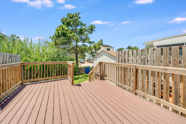 Building Photo - 7234 Oak Ridge Pl