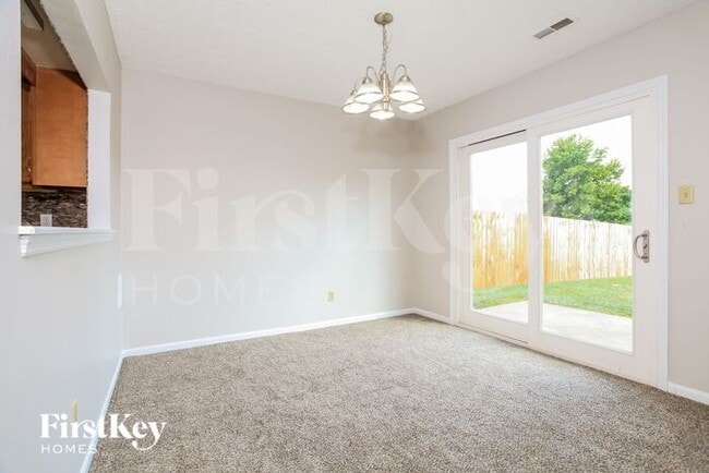 Building Photo - 825 Walton Ct