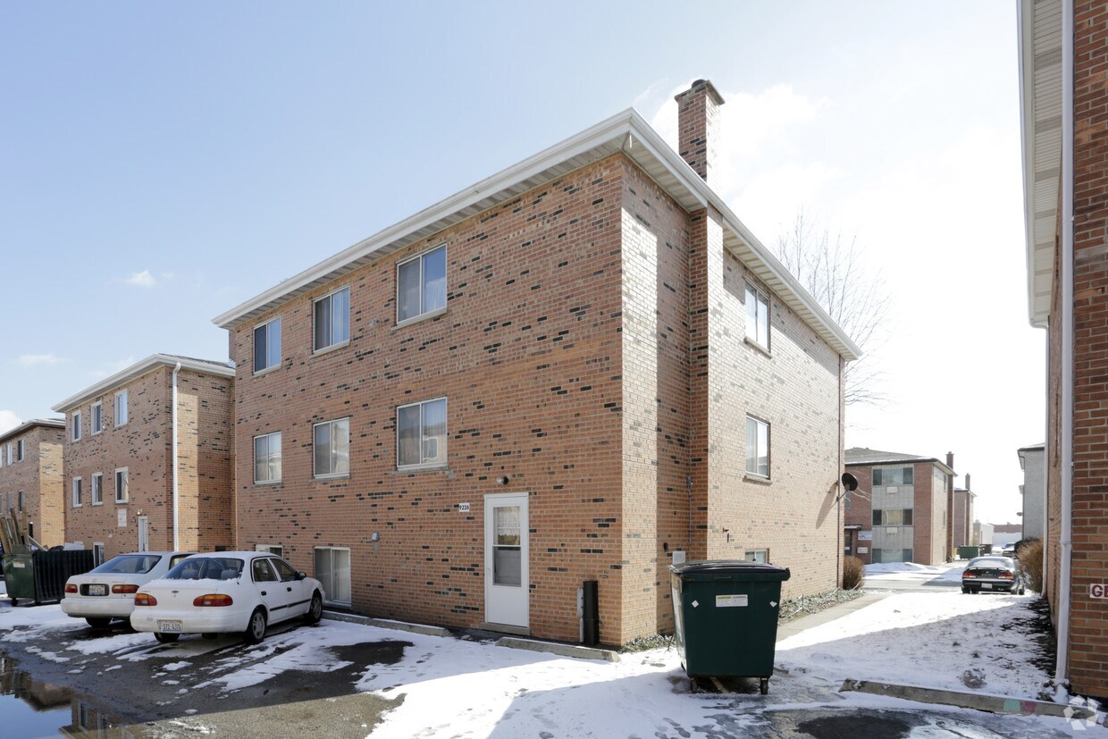 Building Photo - 9226 Sally Ln