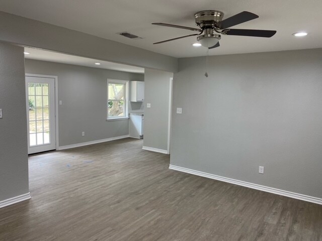 Building Photo - 2315 Mimosa Dr