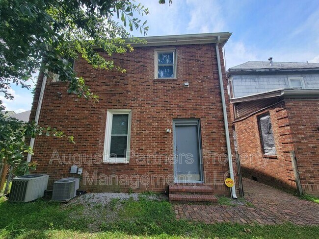 Building Photo - 508 3rd St