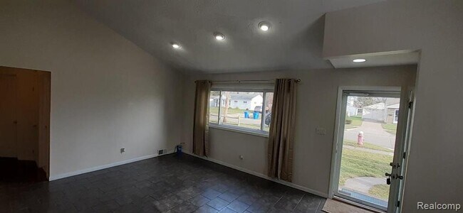 Building Photo - 23557 Lauren Ave