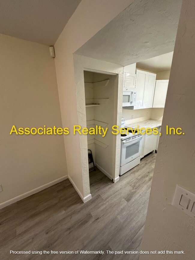 Foto del edificio - Joseph-Alamar Gardens-923