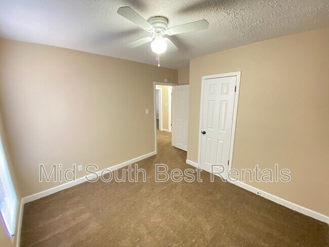 Foto del edificio - 847 Greendale Cir