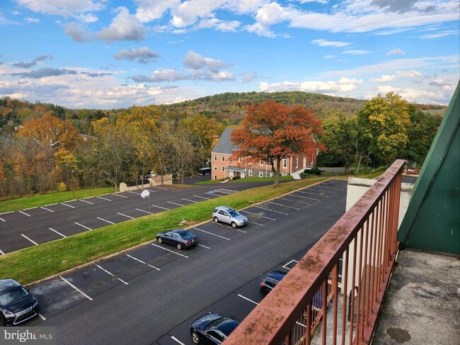 Foto del edificio - 3232 Forest Ln