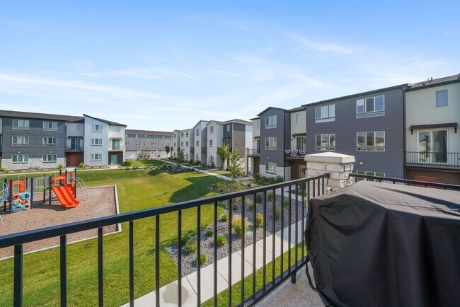 Building Photo - 972 W 540 S