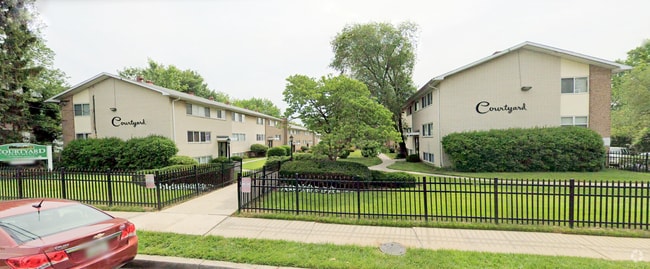 Building Photo - Courtyard Apartments