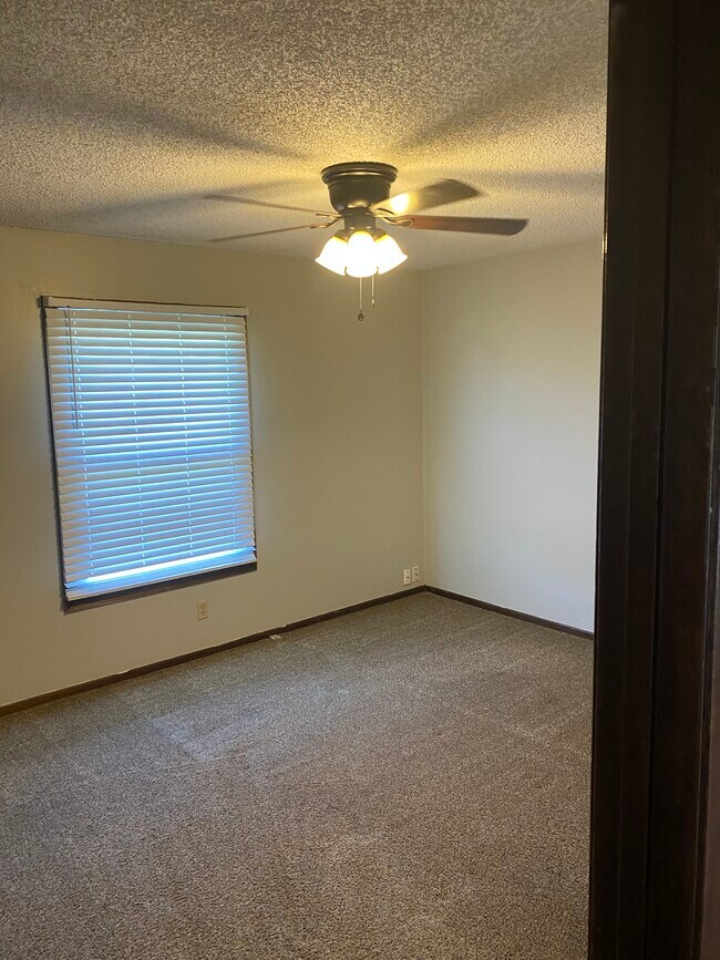 Bedroom 1 - 212 N Acadia Ave