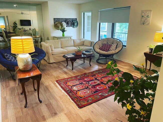 Foto del edificio - 519 Shady Pine Way