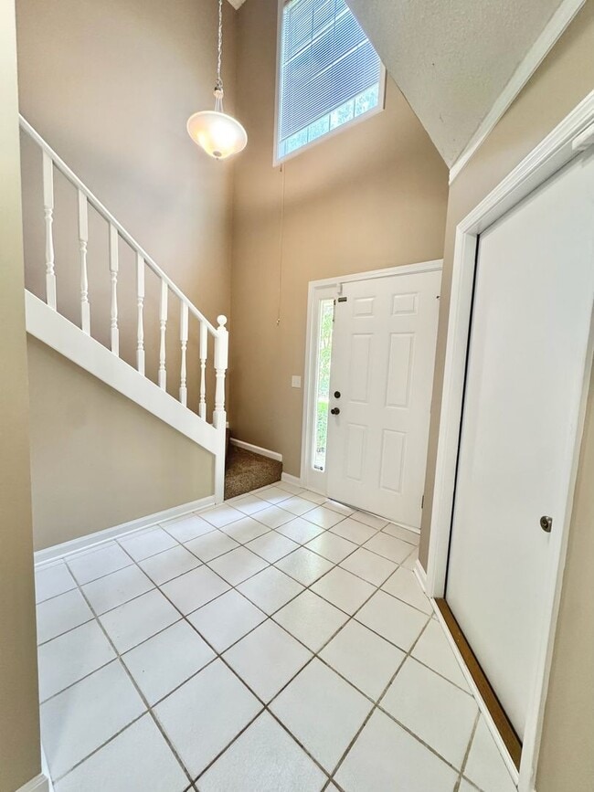 Building Photo - 211 Woodrun Dr