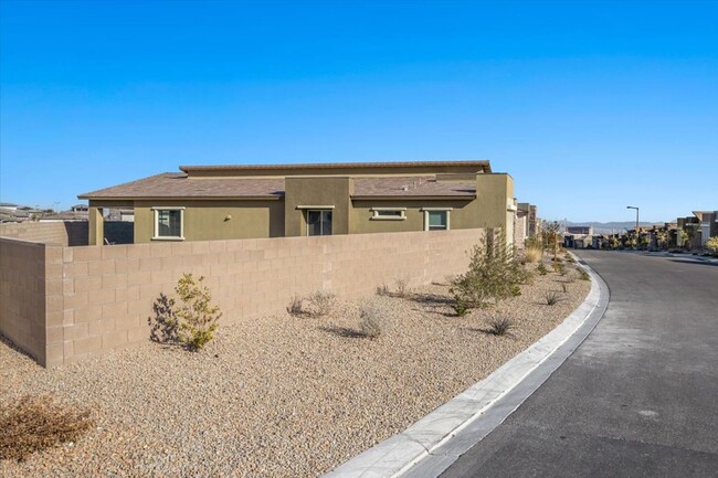 Building Photo - Available Now ! Beautiful Single Story at ...