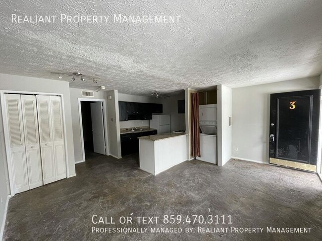 Building Photo - 468 N. Limestone-3