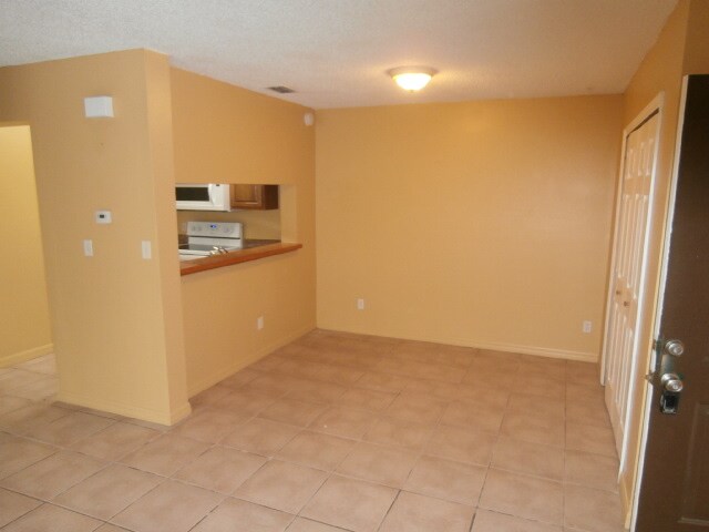 Building Photo - 5219 VIA HACIENDA Cir