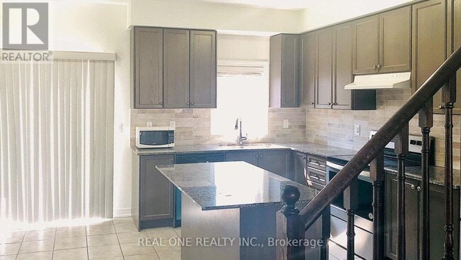 Building Photo - 3849 Tufgar Cres