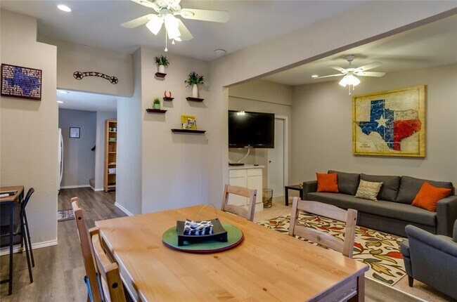 Foto del edificio - 1404 Forest Park Blvd