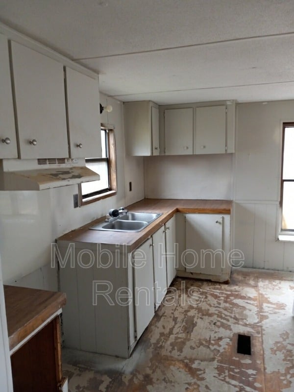 Building Photo - 301 True Temper Rd