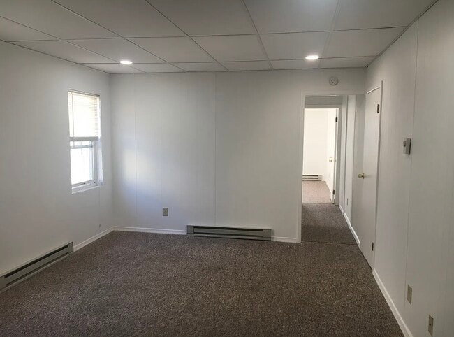 Building Photo - 339 S Poplar St