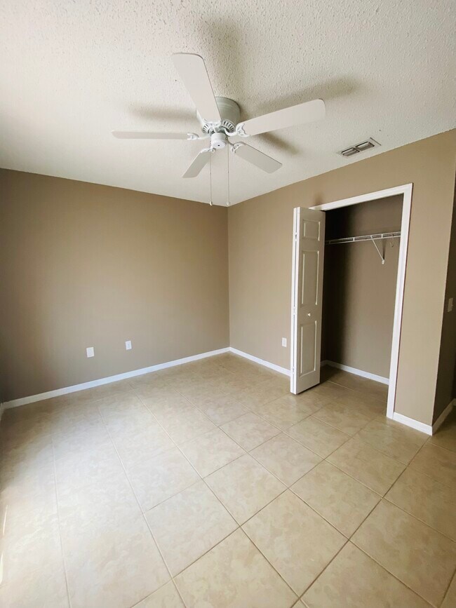 Foto del edificio - 12544 Gulliver Rd