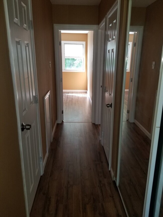 Foto del edificio - 8800 Cottage St