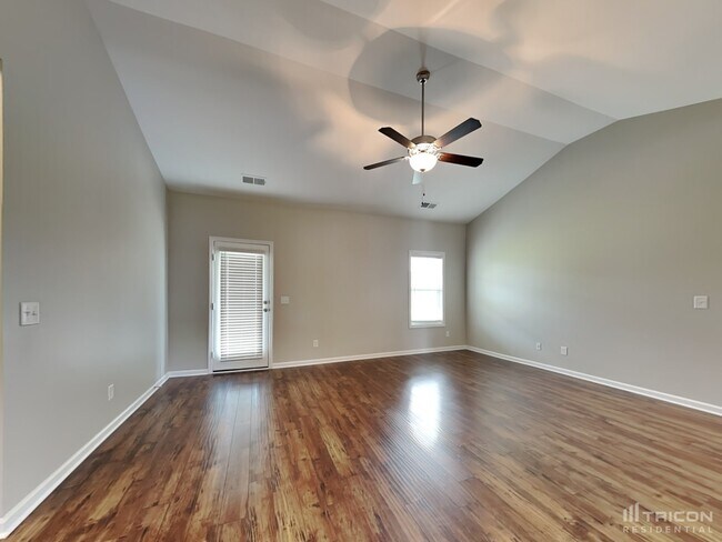 Building Photo - 824 Ellyson Dr