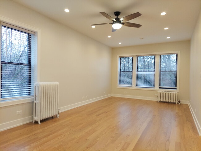 Building Photo - 2257 W Argyle St