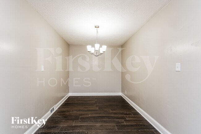 Building Photo - 1104 Raynor St