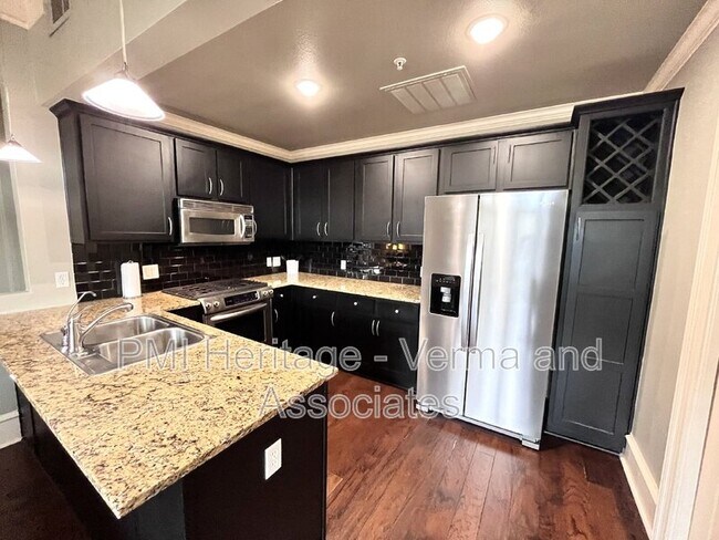 Foto del edificio - 600 W Meadow St