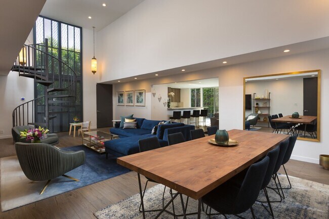 Building Photo - 1011 N San Vicente Blvd