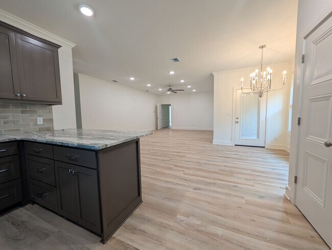 Building Photo - 7A Fernwood Dr