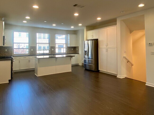 Foto del edificio - Beautiful North San Jose 2 Bedroom with Do...