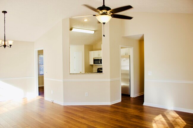 Building Photo - 45 Vixen Ln