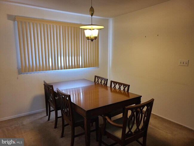 Foto del edificio - 319 E Belcrest Rd