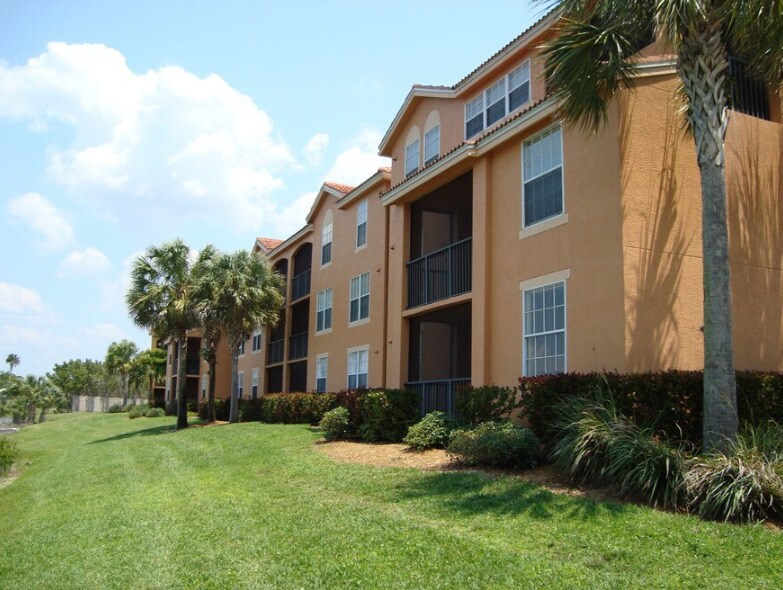 8736 River Homes Lane, Bonita Springs, FL 34135 Condo for Rent in