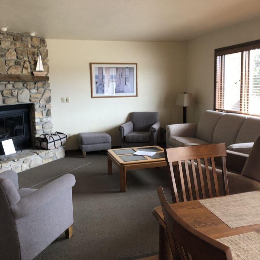 Foto principal - 1702 Forest Ridge Rd