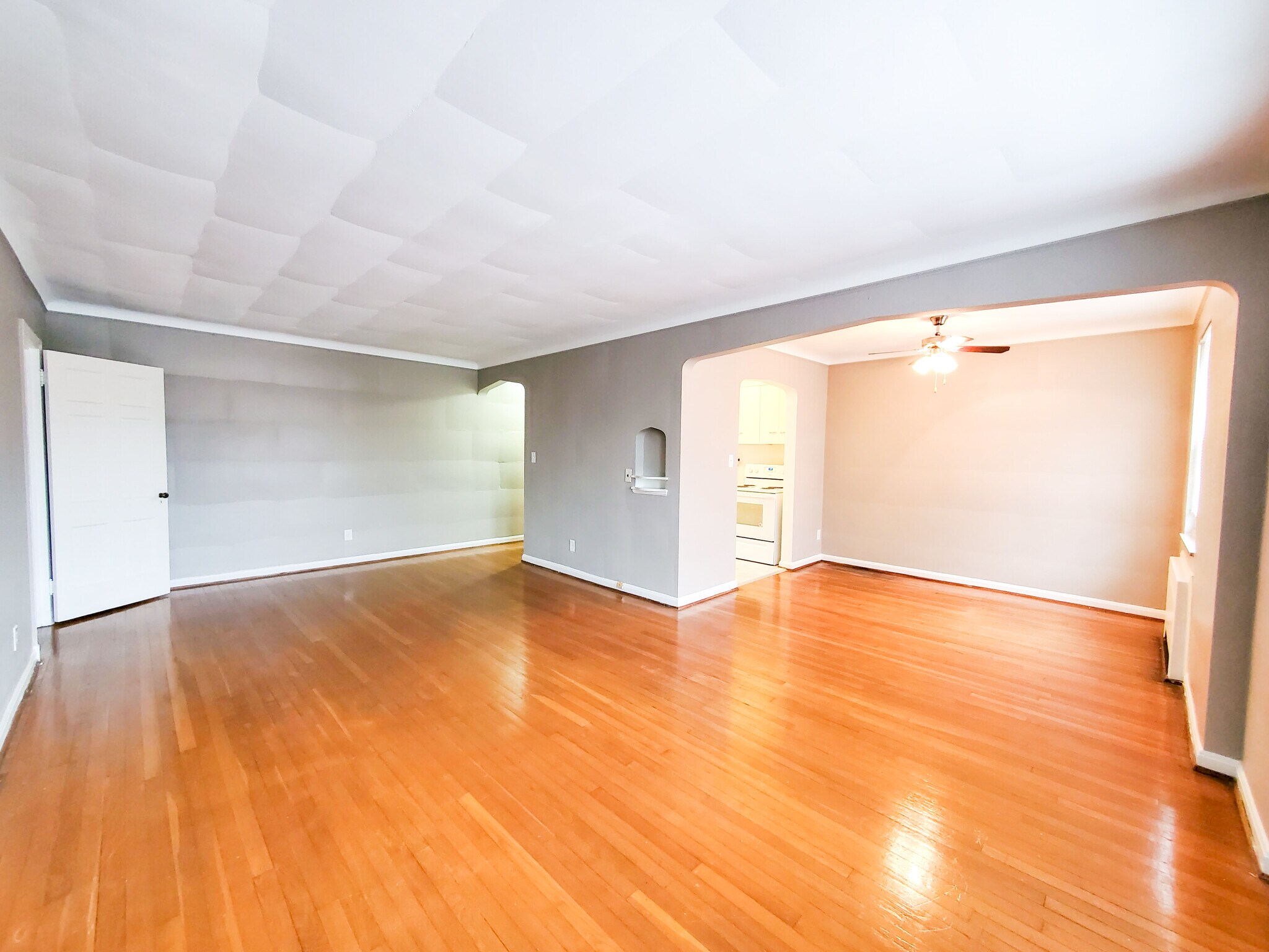 Parkway Manor Apartments – photo 2