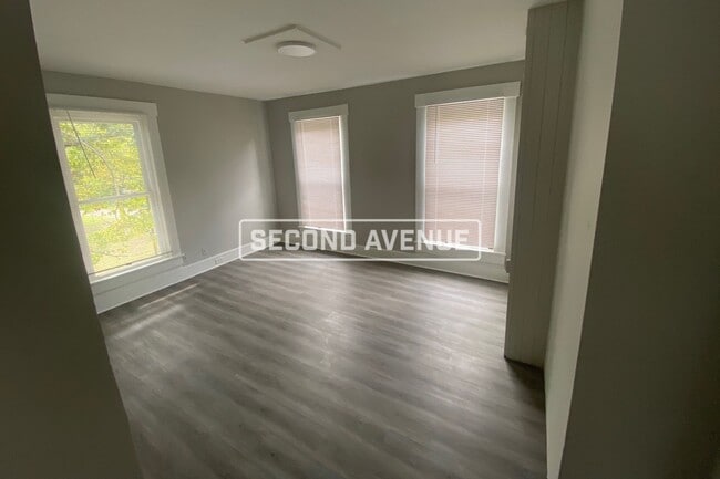 Building Photo - 4833 Greenwood Terrace