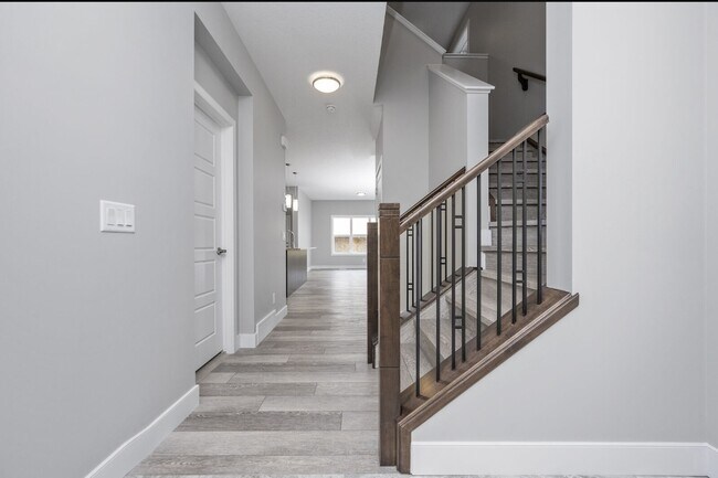 Main floor - 49 Homestead Cres NE